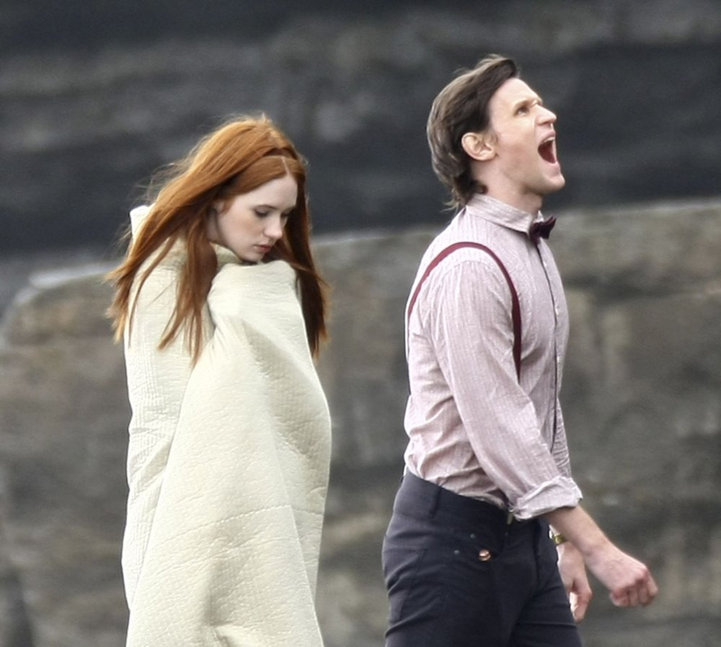 Illustration for article titled ScarJo Is Smoking In New Iron Man 2 Stills, While Doctor Who's Fires Rage On